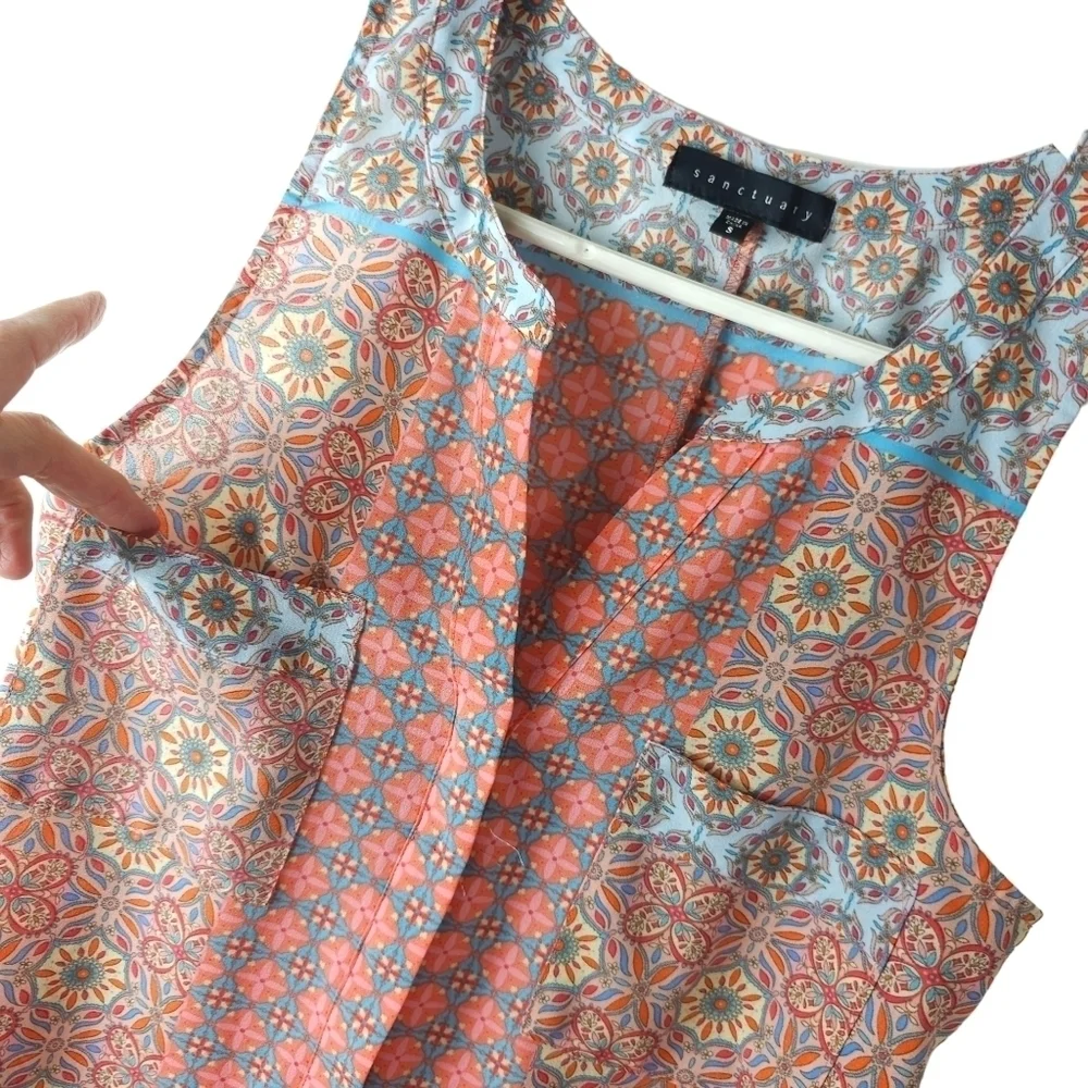 Sanctuary Clothing Women's Collage Craft Printed Sleeveless Blouse